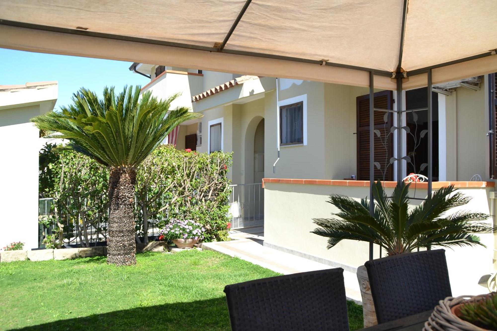 Ferienwohnung Casa Delle Conchiglie Pula Exterior foto